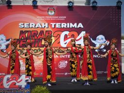 Gebyar, Beragam Tampilan Kesenian Sambut Kedatangan Kirab Pemilu 2024 Jalur VI di Bumi Blambangan