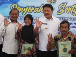 200 Warga Nganjuk Terima Sertifikat Tanah PTSL