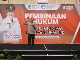 Polda Jatim Gelar Pembinaan Hukum Di Dinas Pendidikan Kabupaten Nganjuk