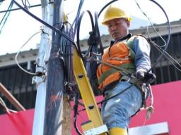 Jaga Estetika, PLN ICON Plus Tertibkan Dan Rapikan Kabel Multimedia Miliknya