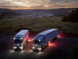 Mercedes-Benz Trucks Luncurkan Truk Listrik Jarak Jauh eActros 600