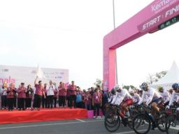 Kapolri Lepas Peserta Road Bike Tour of Kemala 2nd Series Banyuwangi 2023