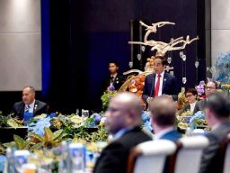 Di Hadapan Pemimpin KTT AIS Forum, Delegasi Pemuda AIS Paparkan Inovasi