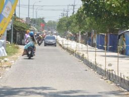 Banyak Keluhan, Proyek Betonisasi Jalan Ruas Banjarsari-Damarsi Buduran Kapan Selesai?
