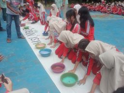 Cara Siswa SMP Negeri 1 Lamongan Lawan Konten Tak Berfaedah