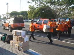 BPBD Jatim Kirim Bantuan Masker dan Relawan Tangani Dampak Kebakaran Lahan Di Banjarmasin