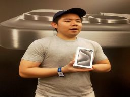 Serentak Di Gelar 2 Kota, Blibli Gelar Pre-Order iPhone 15 Series Bertema Midnight Launch