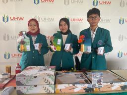 Mahasiswa UHW PERBANAS Bikin Bel Ramah Lingkungan