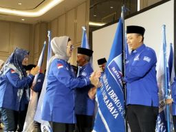 Lantik DPAC Demokrat se Surabaya, Lucy: Kader Harus Paham Krakterisrik dan Orientasi Politik Masyarakat