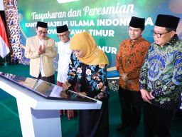 Resmikan Gedung MUI Tower Jatim, Gubernur Khofifah Harap Jadi Sentra Bertemunya Ulama Dan Keilmuan