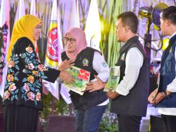 Khofifah Indar Parawansa menyapa ribuan pilar kesejahteraan sosial Di Malang