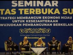 1.835 Mahasiswa Universitas Terbuka Surabaya Ikuti Rangkaian Kegiatan Seminar dan Wisuda