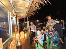 Lokasi Strategis, Pos Pelayanan Nataru Polres Tuban Angkat Tema Cowboy dan Sheriff Siap Manjakan Pen