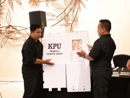 KPU Jatim Adakan Simulasi Pengelolaan Logistik Pemilu 2024 Bersama 38 KPUD
