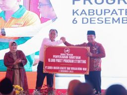 Wapres Serahkan Bantuan Sembako Tangani Stunting di Jember