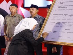 Gubernur Khofifah Deklarasi Pemilu Damai Bersama Forkopimda, Tegaskan Jaga Persatuan Dan Kesatuan
