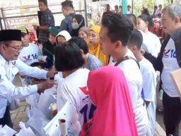 Caleg Partai Perindo Dapil Surabaya III, Badaruddin Gelar Bazar Sembako Murah