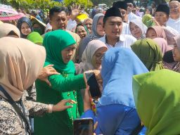 Hadiri Forum Silaturahmi Kyai Kampung di Jember, Khofifah Tersirat Berharap Prabowo Gibran Menang