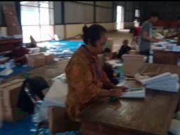 Hingga di Hari ke 4 Pelipatan, KPU Lamongan Temukan 130 Surat Suara Rusak