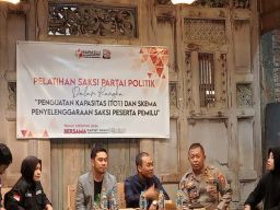 Panwaslu Kecamatan Bondowoso Latih Saksi Parpol dan Petakan Kerawanan Di TPS