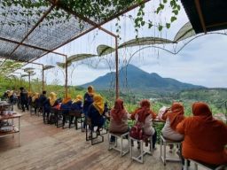 Berkat Ide dan Gagasan Danny Budiman JHM Berhasil Bangun 12 Outlet Tersebar di Jatim 