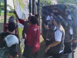 Surat Teguran Tak Indahkan, Bawaslukab Lamongan  Babat Ribuan APK yang Melanggar 