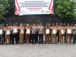 3 Pilar Kecamatan Wilangan Terima Penghargaan