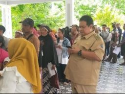 3.200 Warga Kelurahan Tanah Kali Kedinding Mendapat Bantuan Beras Dari Bulog