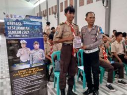 Satlantas Polres Bondowoso Edukasi Patuh Berlalu-lintas Kepada Pelajar
