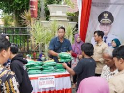 Disperindag Jatim Buka Pasar Murah di Depan Pendopo Lokatantra Lamongan