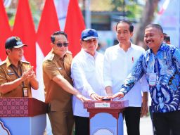 Presiden Jokowi Resmikan Inpres Jalan Daerah Jatim Bagian Selatan