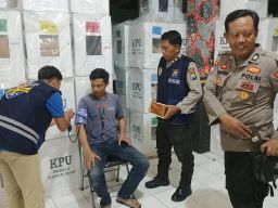 Polres Pamekasan Beri Layanan Kesehatan Gratis Bagi Petugas Pemilu
