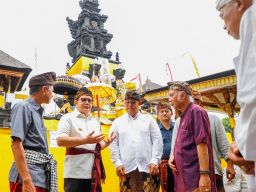 Tinjau Pura Agung Jagat Karana, Pj. Gubernur Siap Wujudkan Harapan PHDI Jatim Miliki Kantor Sendiri