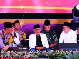 Pj Gubernur Jawa Timur menghadiri Istighotsah Harmoni Kebangsaan di Mapolda Jawa Timur