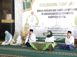 Bupati Rini Syarifah Hadiri Siraman Rohani Tenaga Pendidik SMP se-Kabupaten Blitar