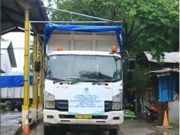 Kirim Perdana Sampah Refuse Derived Fuel TPST Ngipik Kepada PT. Semen Indonesia