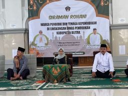 Hadiri Siraman Rohani Guru PAUD dan SD, Bupati Blitar Tekankan Pentingnya Pendidikan Agama