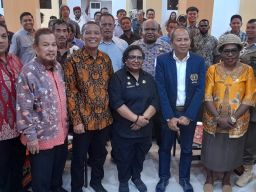 PJ Gubernur Ribka Haluk Buka Uji Kompetensi Wartawan Perdana Papua Tengah