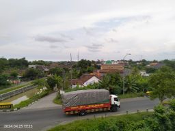 Guyon Maton Parikeno Wayah Sore