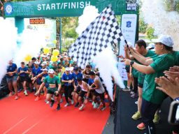 Pj. Gubernur Jatim Berangkatkan Ribuan Peserta Surabaya Medic Air Run 2024