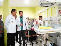 Yuhronur Resmikan Fasilitas NICU di RSUD Ngimbang, Dukung Peningkatan Layanan Kesehatan