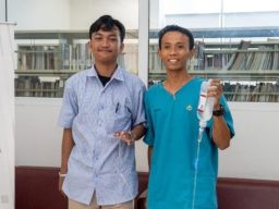 Terserang DBD,Pria Bernama Razzaq Semangat Ikuti Test UTBK di Unesa