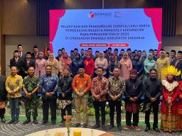 54 Anggota Panwascam Sidoarjo dilantik, Subandi Pastikan ASN Netral 