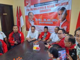 Pilwali Surabaya 2024, Eri-Armuji Kembalikan Formulir Pendaftaran ke DPD PSI 