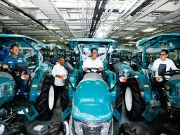 Bantuan Alsintan Bentuk Komitmen Tingkatkan Produksi Pertanian di Daerah