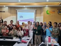 Lawan Miss Informasi Japelidi dan LUKW Unitomo Gelar Workshop Literasi Digital 