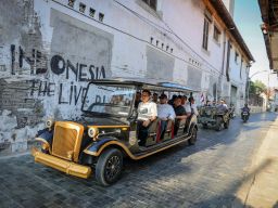 Kunjungi Kota Lama, Ketua DPD RI Terpukau Surabaya Tempo Dulu