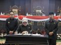 Pj Gubernur Jatim dan Pimpinan DPRD Sahkan Perda KTR, RUED, dan Pemajuan Kebudayaan Daerah