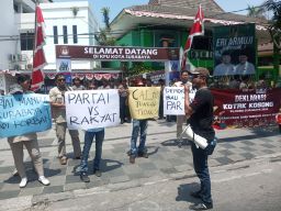 Lawan Bumbung Kosong, Pengamat: Erji Jangan Jemawa