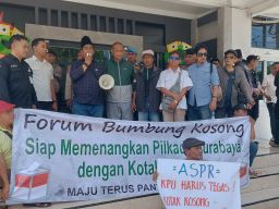 Deklarasi Bumbung Kosong, FKB Kepung KPU Surabaya